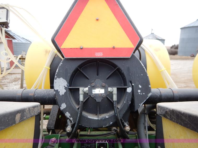 image for item I5062 John Deere 7200 planter
