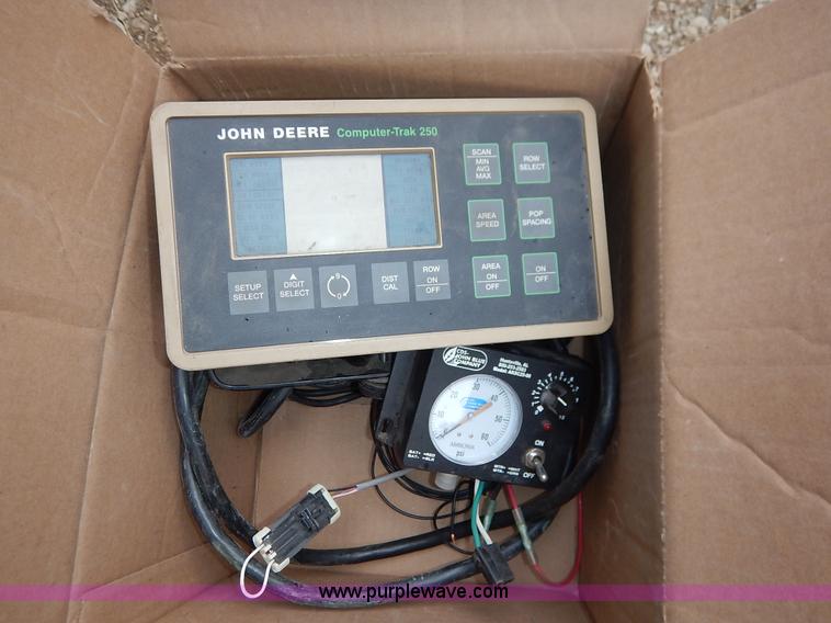 image for item I5062 John Deere 7200 planter