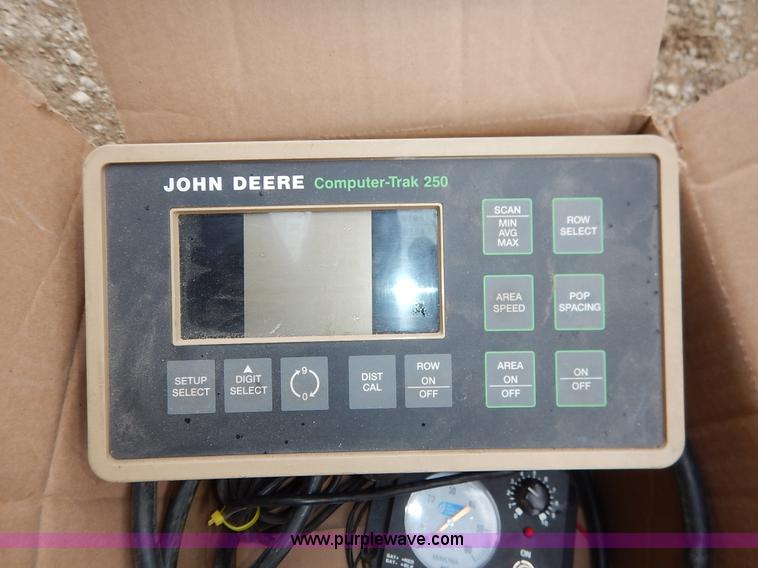 image for item I5062 John Deere 7200 planter