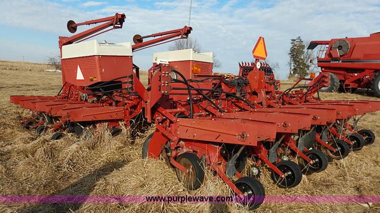 image for item I5086 1994 Case IH 950 planter