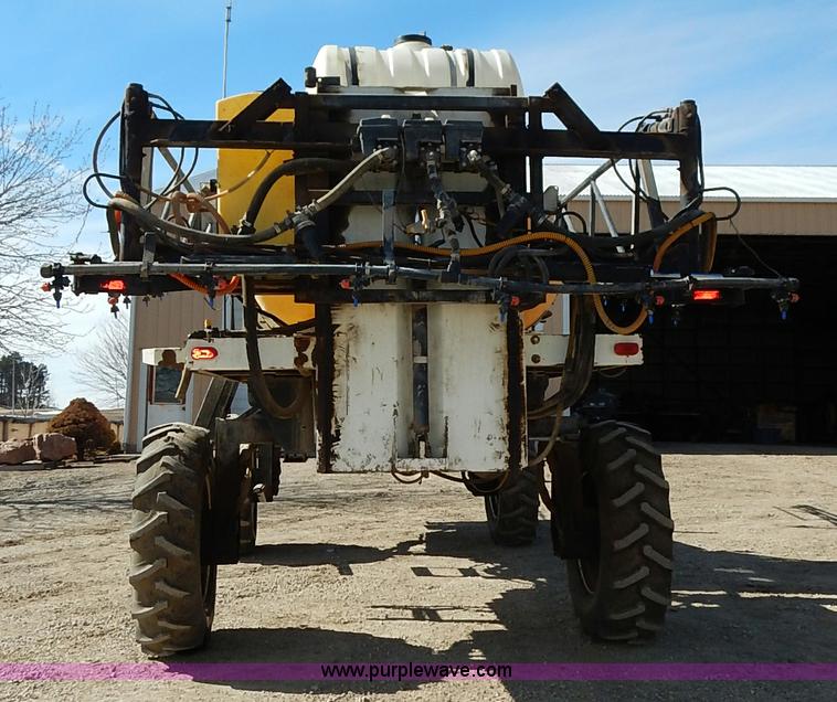 image for item I5095 1994 Wilmar 745 self-propelled sprayer