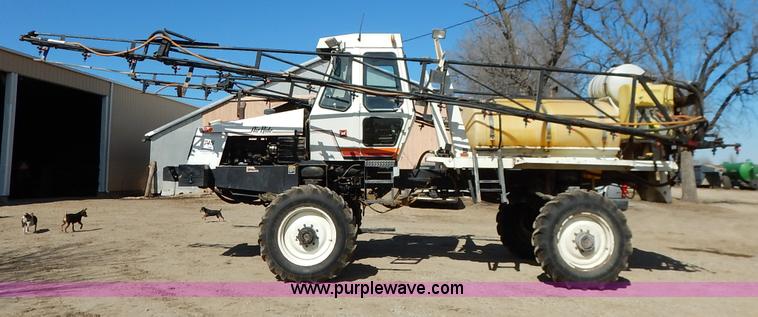 image for item I5095 1994 Wilmar 745 self-propelled sprayer
