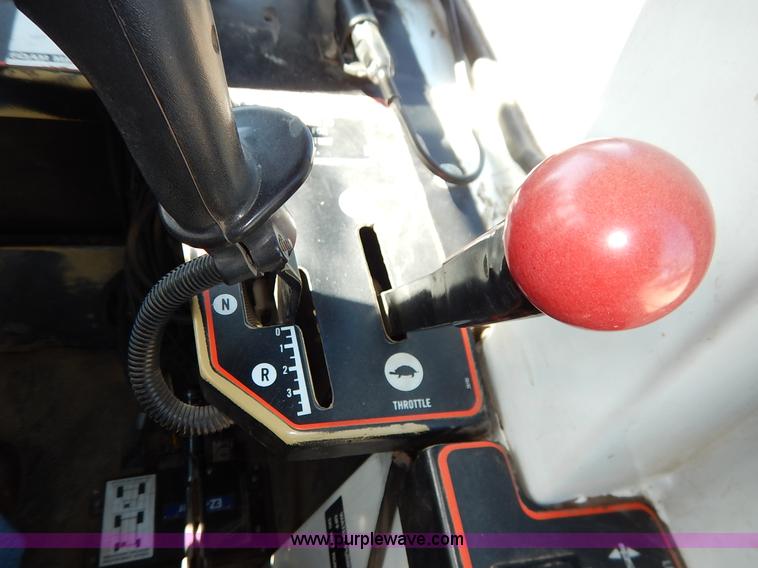 image for item I5095 1994 Wilmar 745 self-propelled sprayer