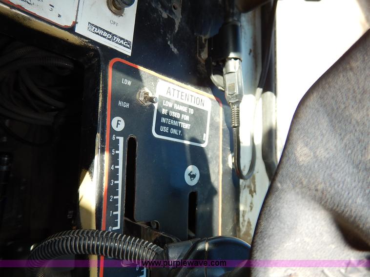 image for item I5095 1994 Wilmar 745 self-propelled sprayer