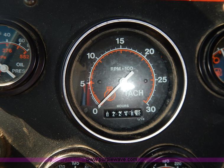 image for item I5095 1994 Wilmar 745 self-propelled sprayer