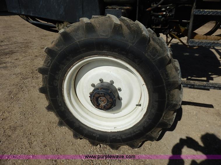 image for item I5095 1994 Wilmar 745 self-propelled sprayer