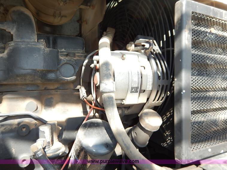 image for item I5095 1994 Wilmar 745 self-propelled sprayer