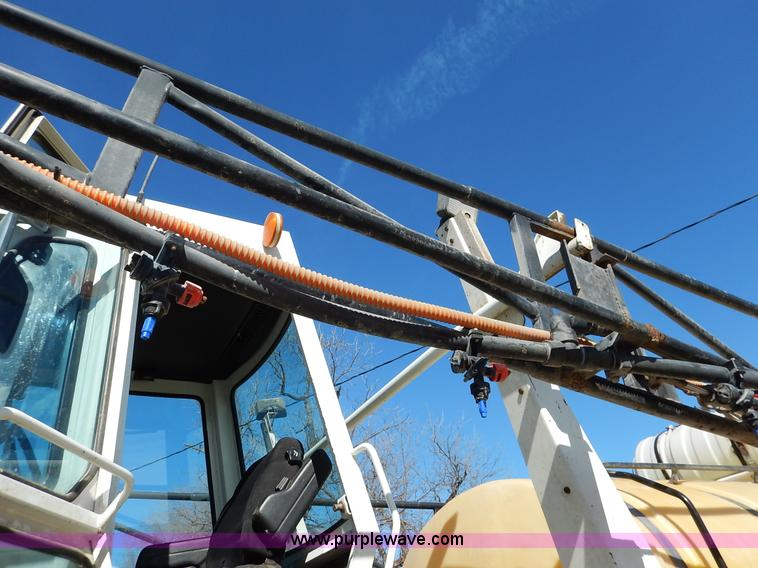 image for item I5095 1994 Wilmar 745 self-propelled sprayer