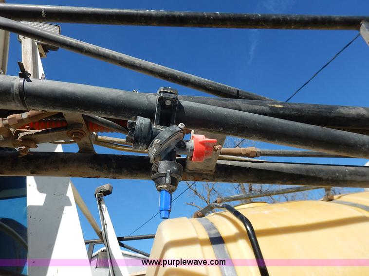 image for item I5095 1994 Wilmar 745 self-propelled sprayer