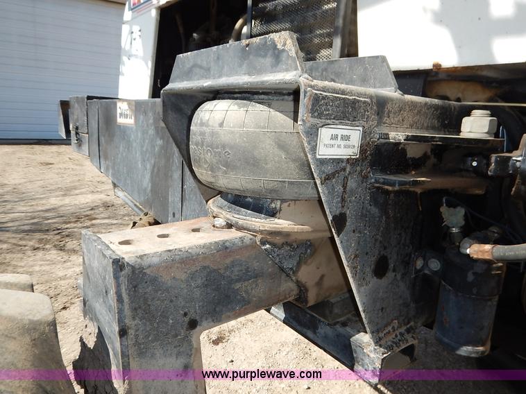 image for item I5095 1994 Wilmar 745 self-propelled sprayer