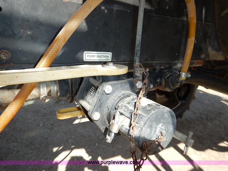 image for item I5095 1994 Wilmar 745 self-propelled sprayer