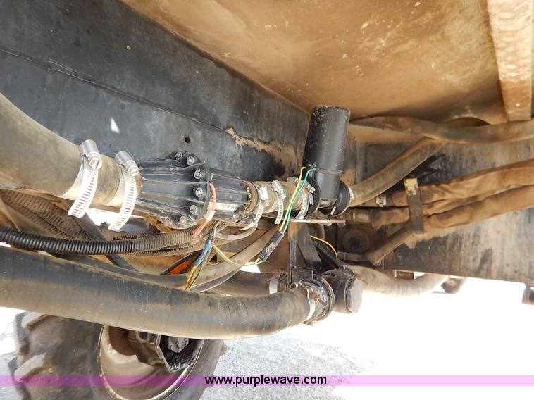 image for item I5095 1994 Wilmar 745 self-propelled sprayer