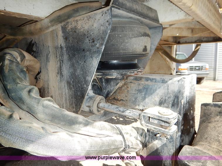 image for item I5095 1994 Wilmar 745 self-propelled sprayer