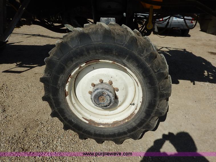 image for item I5095 1994 Wilmar 745 self-propelled sprayer