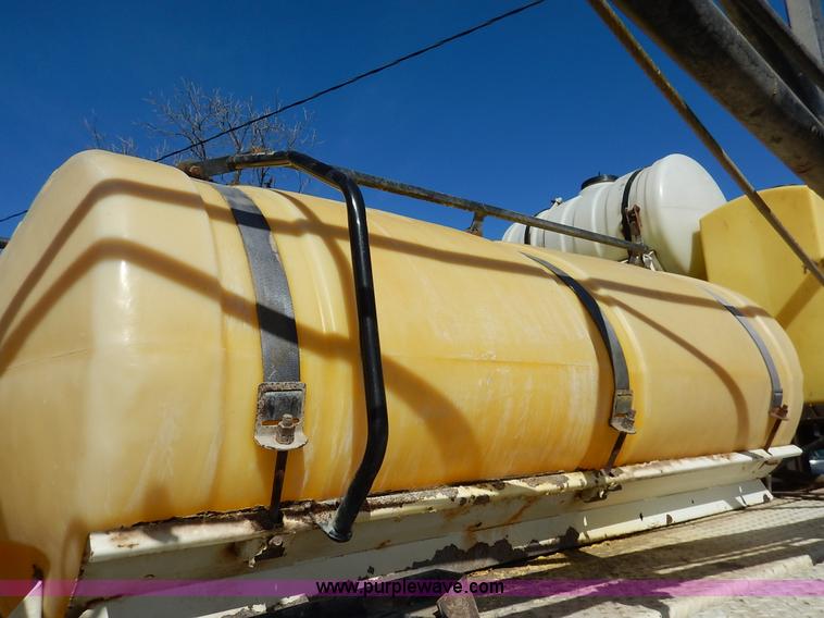 image for item I5095 1994 Wilmar 745 self-propelled sprayer