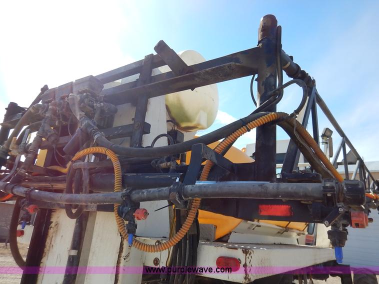 image for item I5095 1994 Wilmar 745 self-propelled sprayer