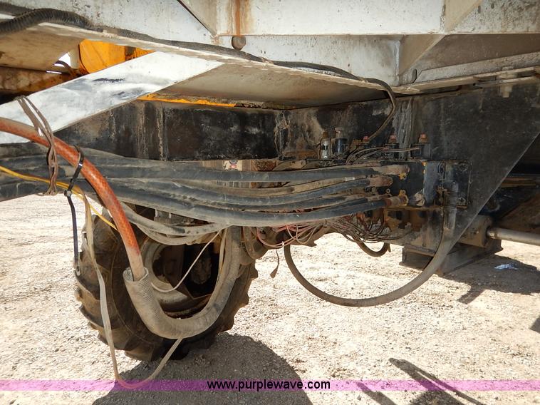 image for item I5095 1994 Wilmar 745 self-propelled sprayer