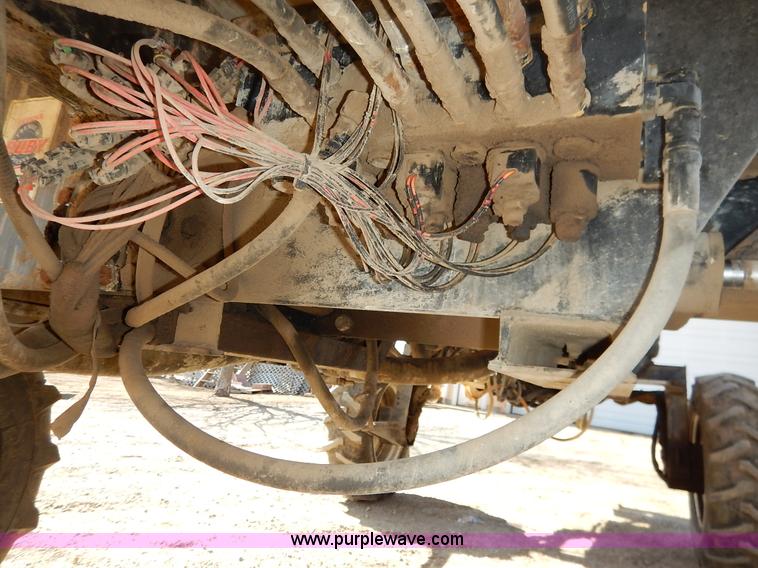 image for item I5095 1994 Wilmar 745 self-propelled sprayer