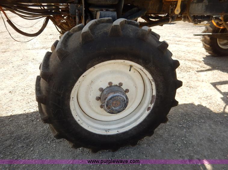 image for item I5095 1994 Wilmar 745 self-propelled sprayer