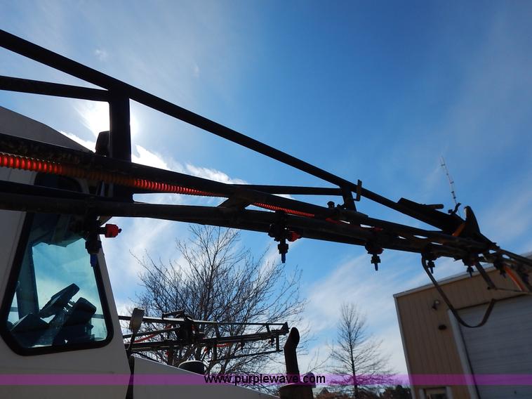 image for item I5095 1994 Wilmar 745 self-propelled sprayer