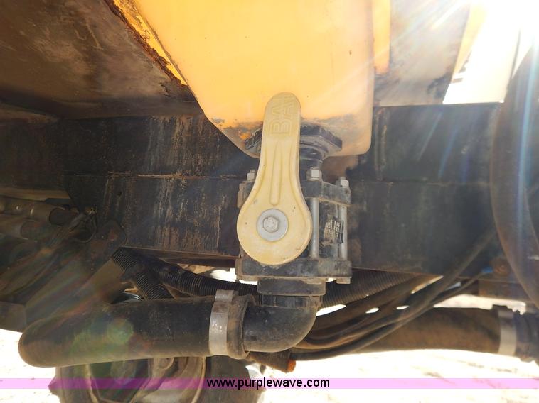 image for item I5095 1994 Wilmar 745 self-propelled sprayer