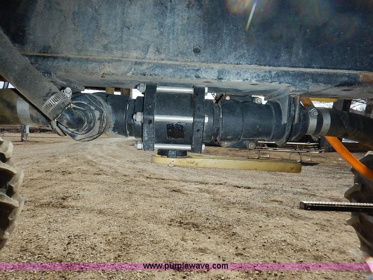 image for item I5095 1994 Wilmar 745 self-propelled sprayer