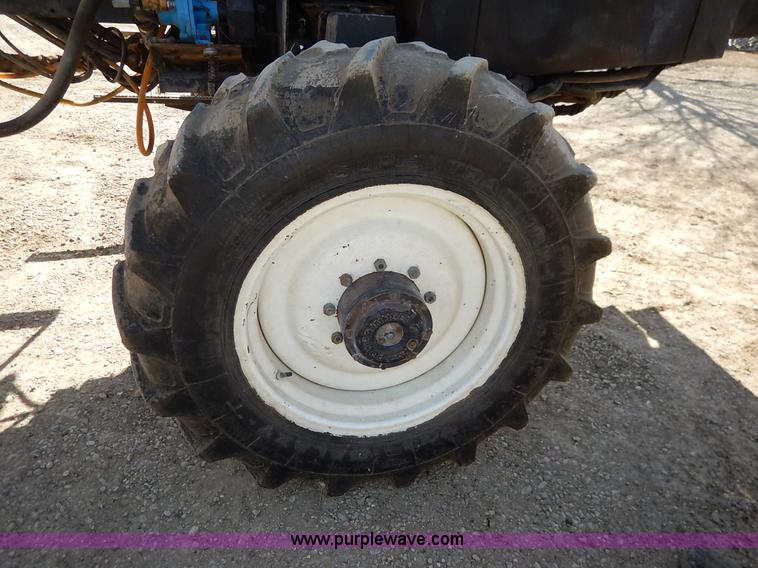 image for item I5095 1994 Wilmar 745 self-propelled sprayer