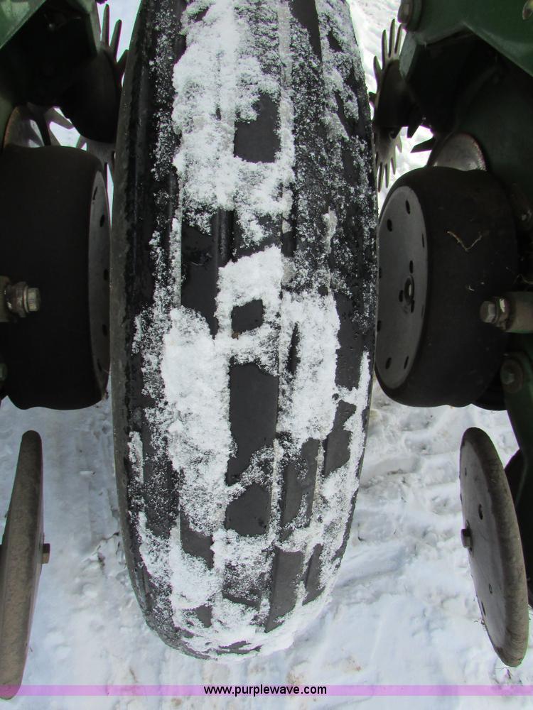 image for item I6596 1998 John Deere 1770 Conservation planter