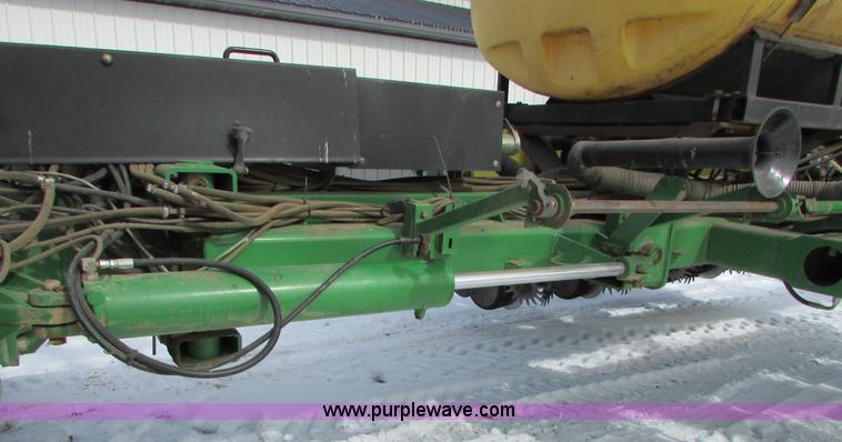 image for item I6596 1998 John Deere 1770 Conservation planter