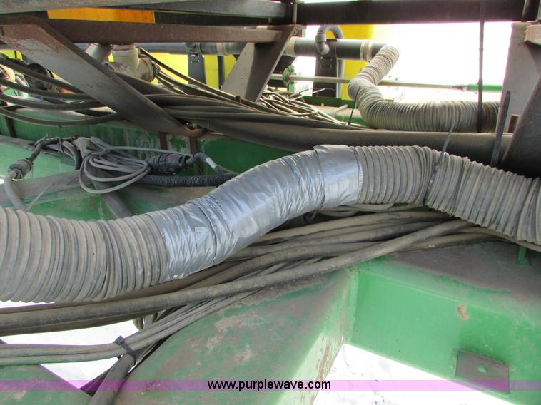 image for item I6596 1998 John Deere 1770 Conservation planter