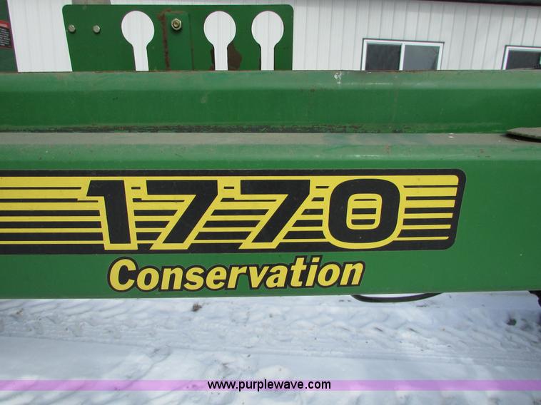 image for item I6596 1998 John Deere 1770 Conservation planter