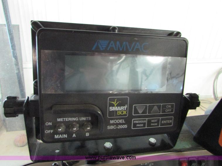 image for item I6596 1998 John Deere 1770 Conservation planter