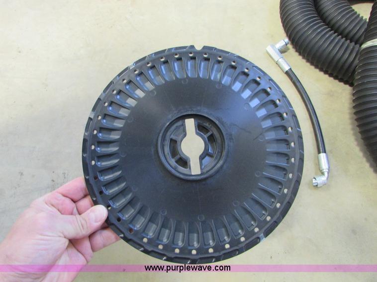 image for item I6596 1998 John Deere 1770 Conservation planter