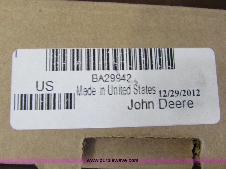 image for item I6596 1998 John Deere 1770 Conservation planter