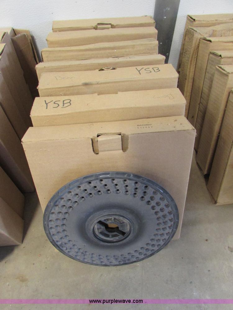 image for item I6596 1998 John Deere 1770 Conservation planter