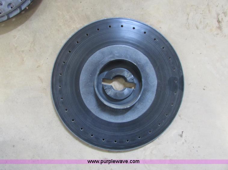 image for item I6596 1998 John Deere 1770 Conservation planter