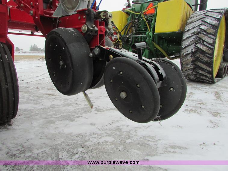 image for item I6616 2012 White 8524 planter