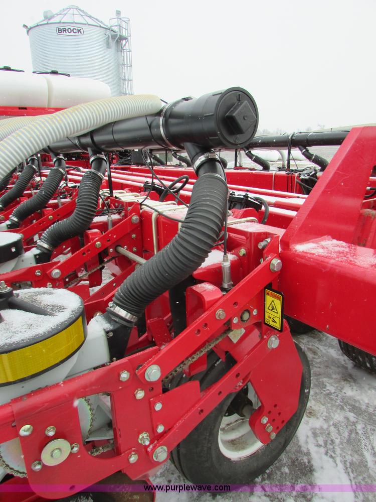 image for item I6616 2012 White 8524 planter