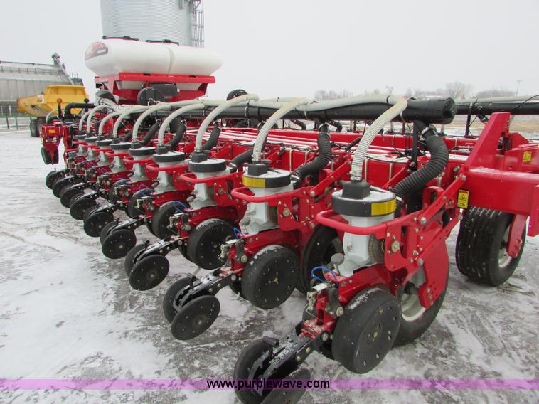 image for item I6616 2012 White 8524 planter