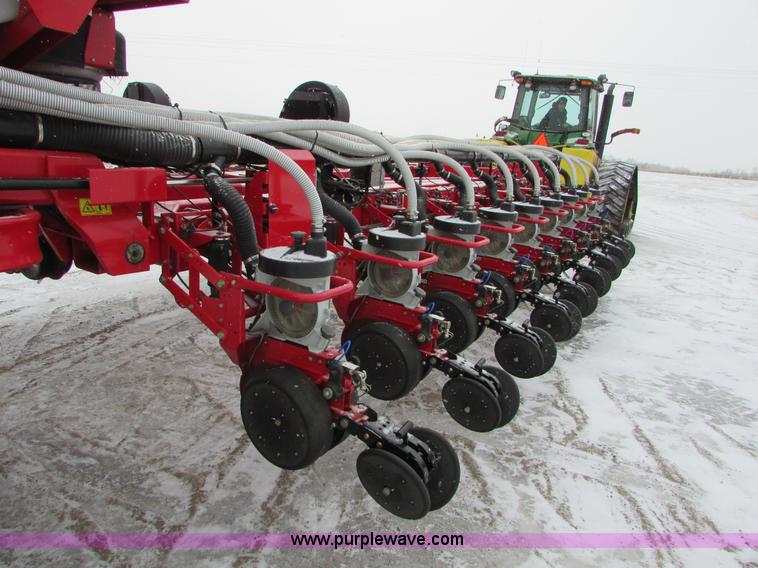 image for item I6616 2012 White 8524 planter