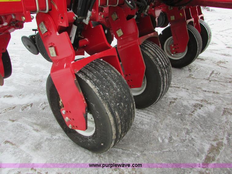 image for item I6616 2012 White 8524 planter