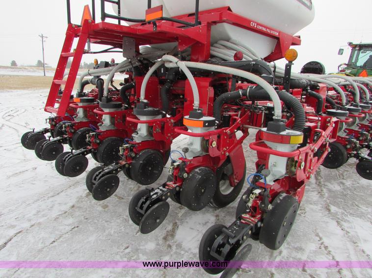 image for item I6616 2012 White 8524 planter