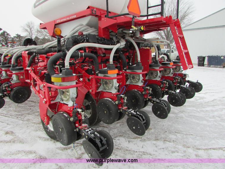 image for item I6616 2012 White 8524 planter