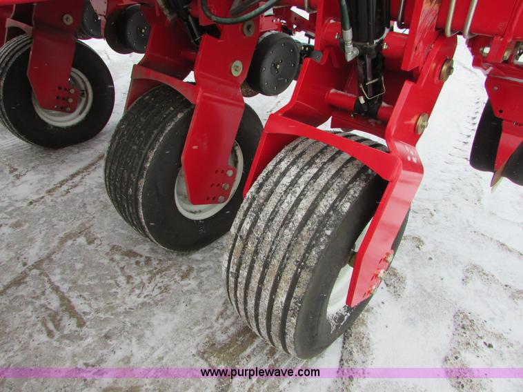 image for item I6616 2012 White 8524 planter