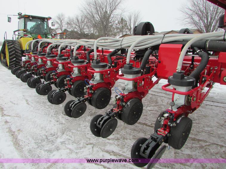 image for item I6616 2012 White 8524 planter