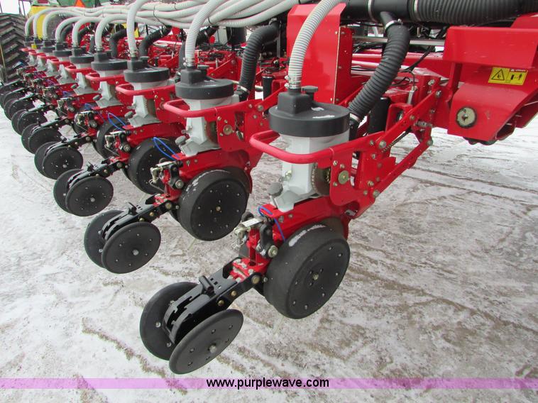 image for item I6616 2012 White 8524 planter