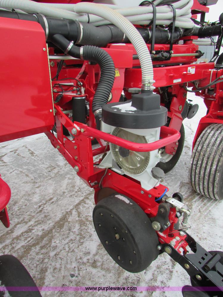 image for item I6616 2012 White 8524 planter