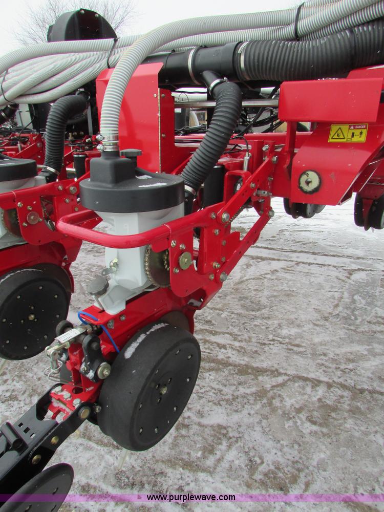 image for item I6616 2012 White 8524 planter