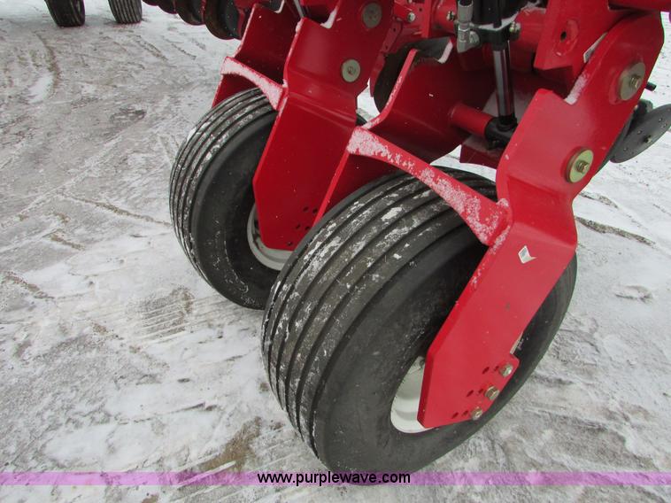 image for item I6616 2012 White 8524 planter