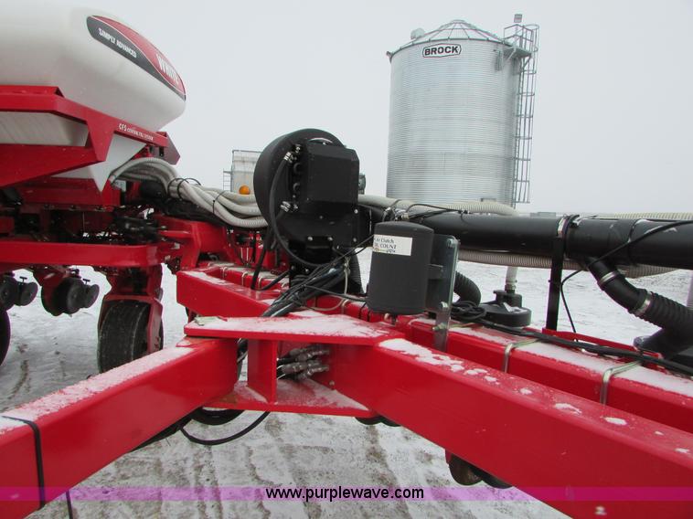 image for item I6616 2012 White 8524 planter